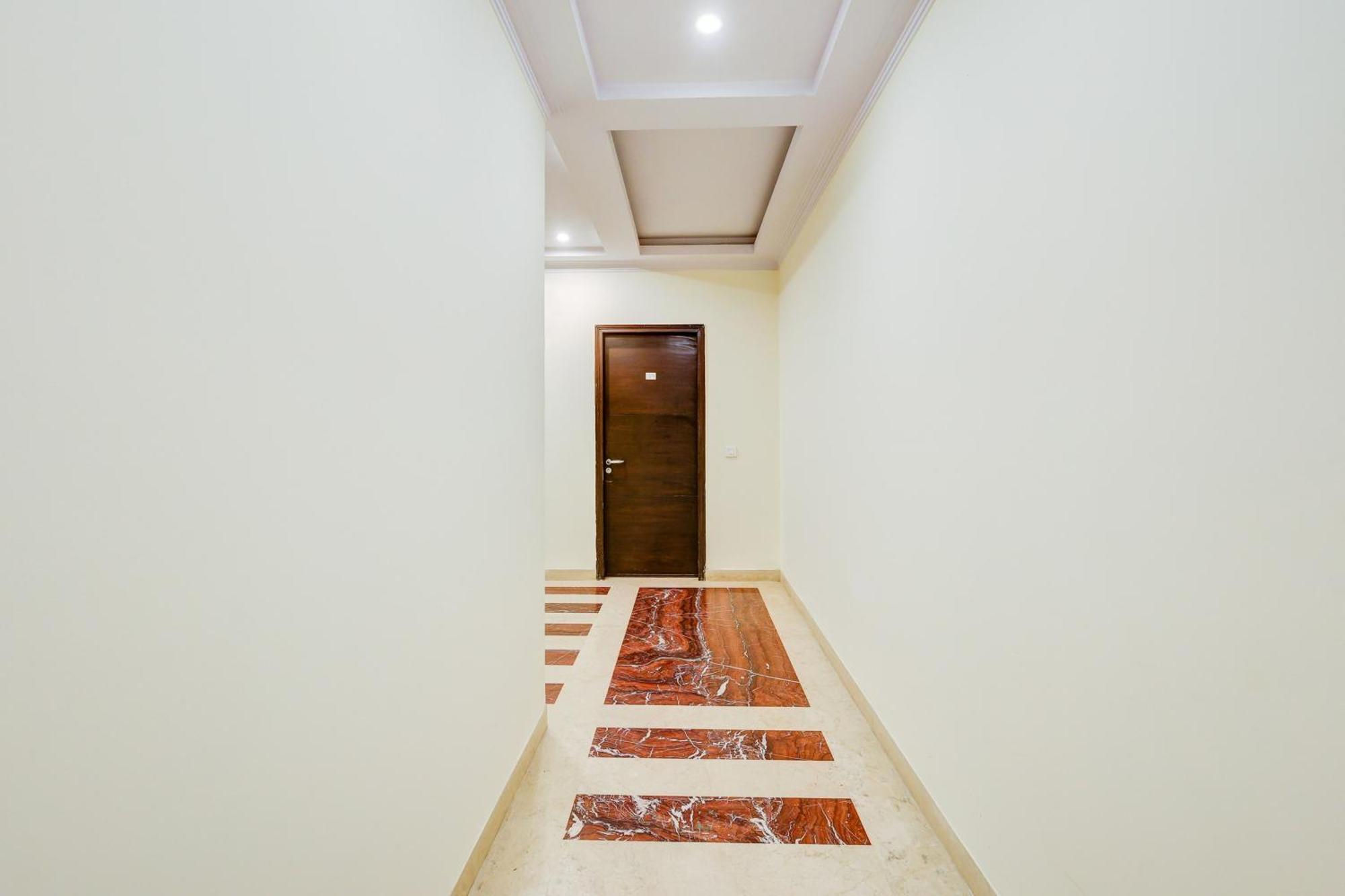 Super Townhouse Oak Sector 25 Gurgaon Hotel Exterior photo