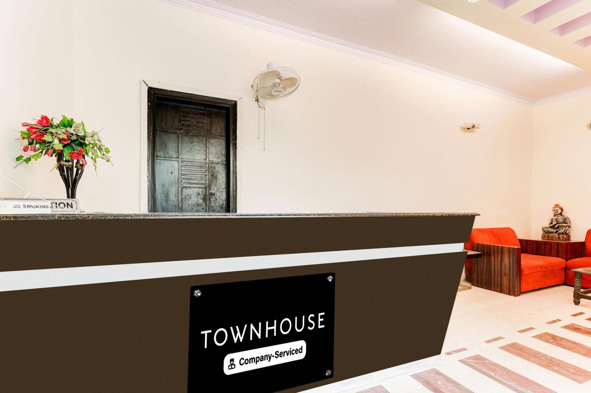 Super Townhouse Oak Sector 25 Gurgaon Hotel Exterior photo